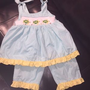Smocked set with turtles 🐢🐢🐢
